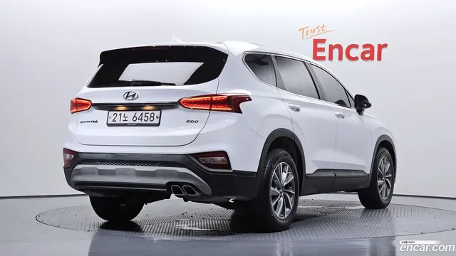 Main__Slider__Photo:Santafe Hyundai 2019.6-1