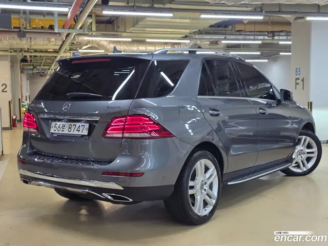 Main__Slider__Photo:GLE-Class Mercedes-Benz 2018.9-1