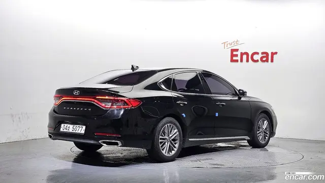 Main__Slider__Photo:Grandeur Hyundai 2018.3-1