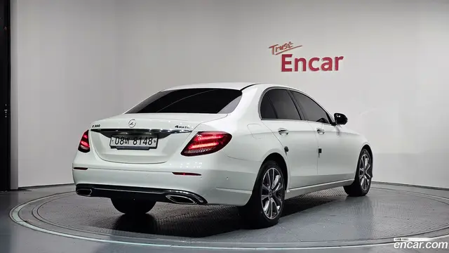Main__Slider__Photo:E-Class Mercedes-Benz 2019.3-1