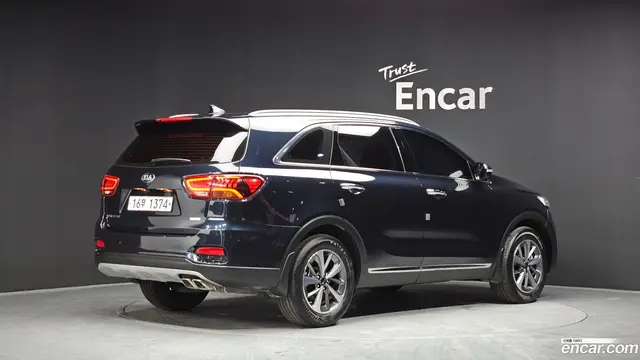 Main__Slider__Photo:Sorento Kia 2017.10-1