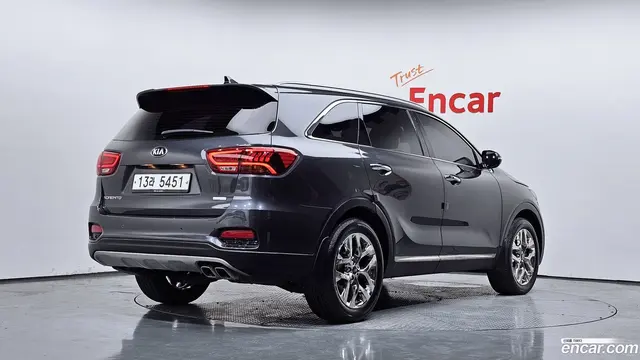 Main__Slider__Photo:Sorento Kia 2019.5-1