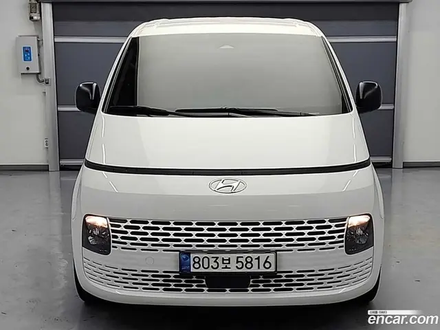 Main__Slider__Photo:Staria Hyundai 2022.4-1