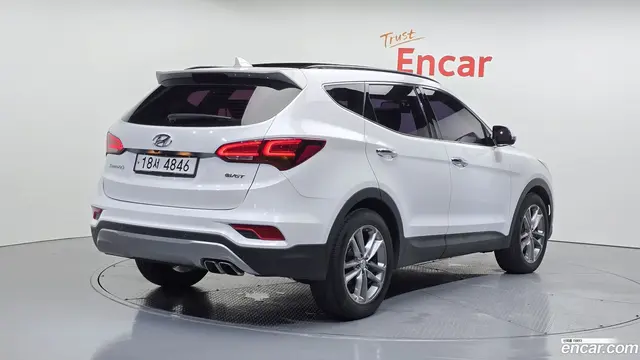 Main__Slider__Photo:Santafe Hyundai 2016.0-1
