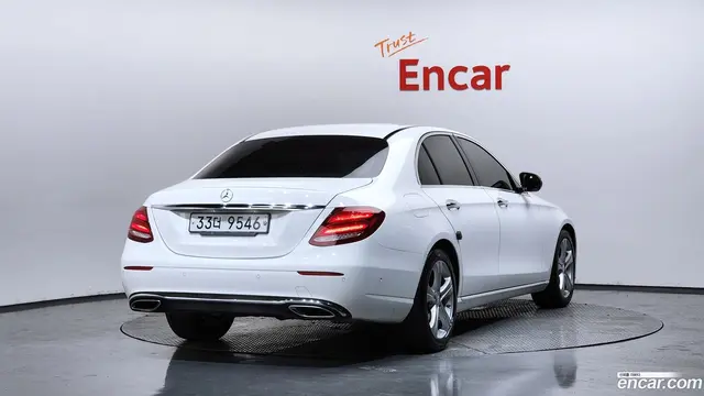 Main__Slider__Photo:E-Class Mercedes-Benz 2017.1-1