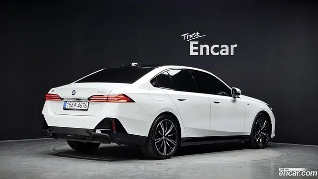 Main__Slider__Photo:5-Series BMW 2025.5-1