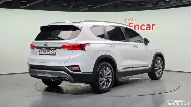 Main__Slider__Photo:Santafe Hyundai 2019.6-1