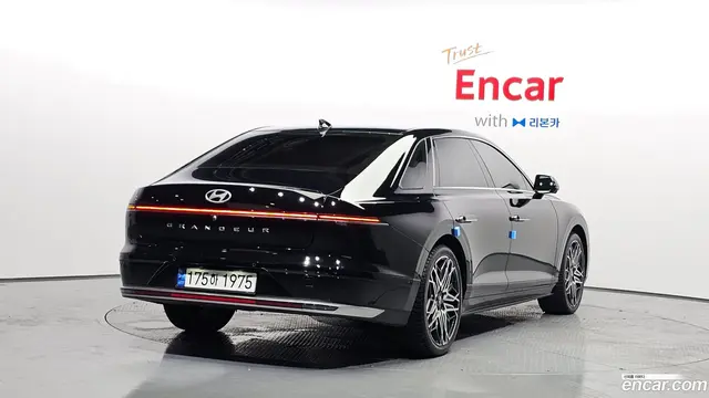 Main__Slider__Photo:Grandeur Hyundai 2023.1-1