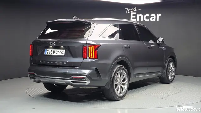 Main__Slider__Photo:Sorento Kia 2021.5-1