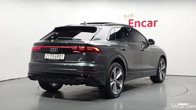 Main__Slider__Photo:Q8 Audi 2024.11-1