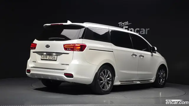 Main__Slider__Photo:Canival Kia 2019.6-1