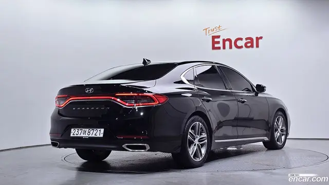 Main__Slider__Photo:Grandeur Hyundai 2017.4-1