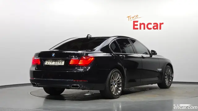 Main__Slider__Photo:7-Series BMW 2012.9-1