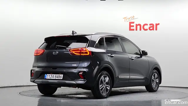 Main__Slider__Photo:Niro Kia 2021.5-1
