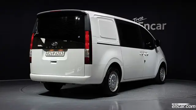 Main__Slider__Photo:Staria Hyundai 2022.3-1