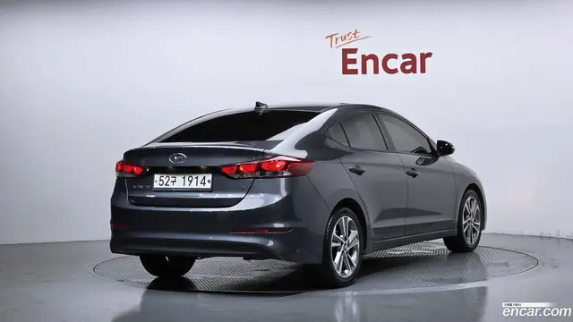 Main__Slider__Photo:AVANTE Hyundai 2018.5-1