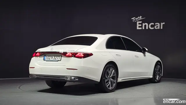Main__Slider__Photo:E-Class Mercedes-Benz 2024.9-1