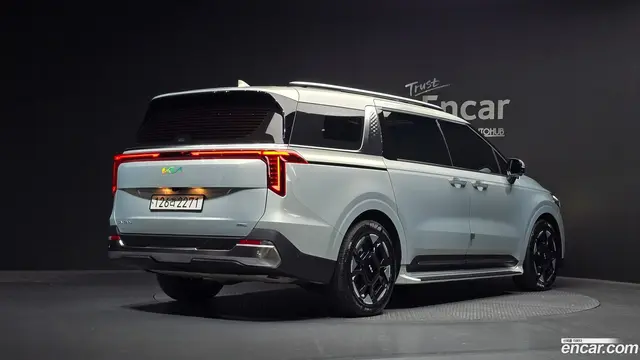 Main__Slider__Photo:Canival Kia 2024.0-1