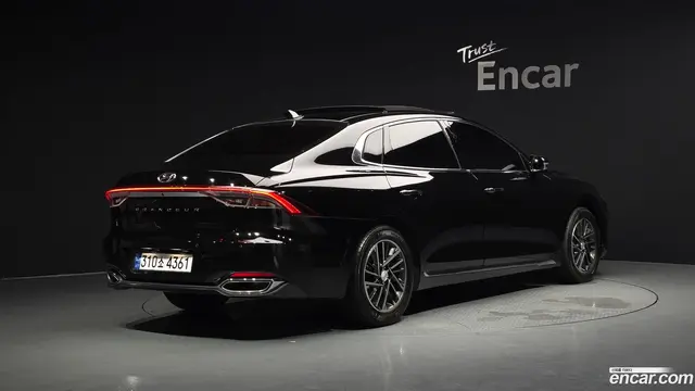 Main__Slider__Photo:Grandeur Hyundai 2022.5-1