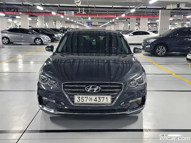 Main__Slider__Photo:Grandeur Hyundai 2018.3-1