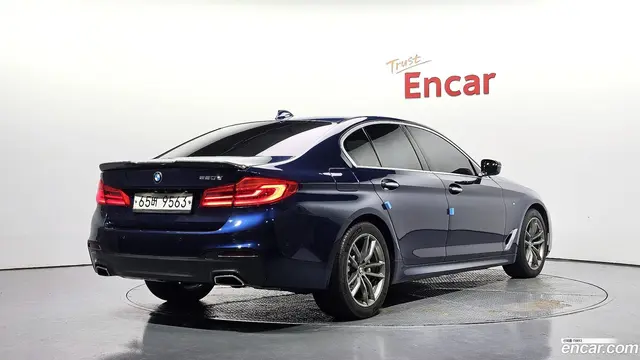 Main__Slider__Photo:5-Series BMW 2017.10-1