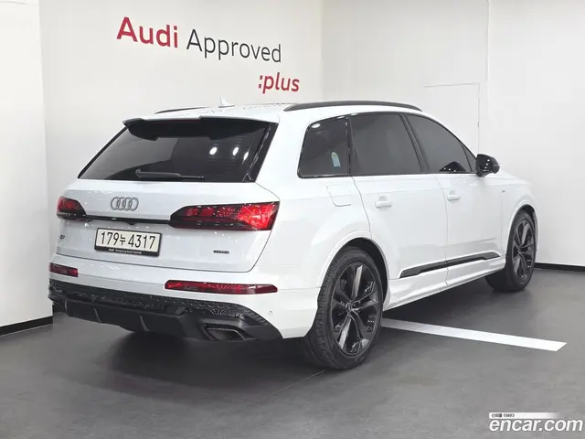 Main__Slider__Photo:Q7 Audi 2026.2-1