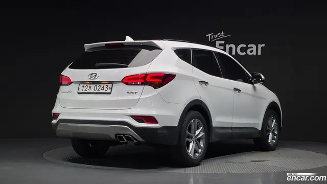 Main__Slider__Photo:Santafe Hyundai 2016.4-1