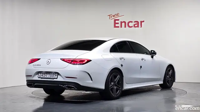 Main__Slider__Photo:CLS-Class Mercedes-Benz 2020.5-1