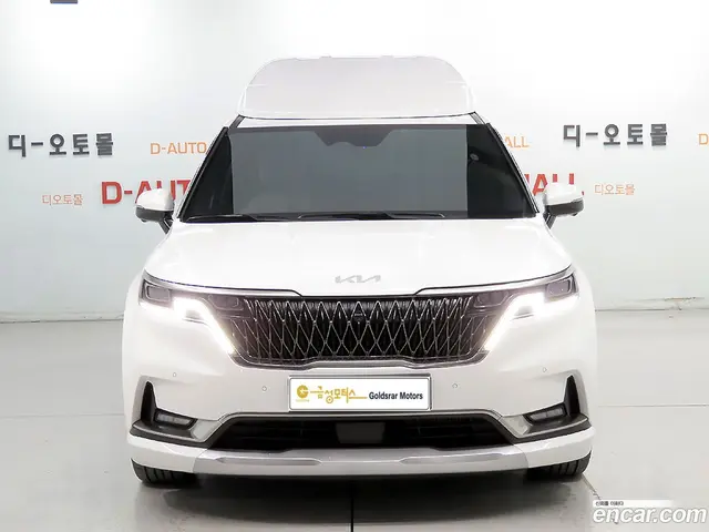 Main__Slider__Photo:Canival Kia 2023.3-1