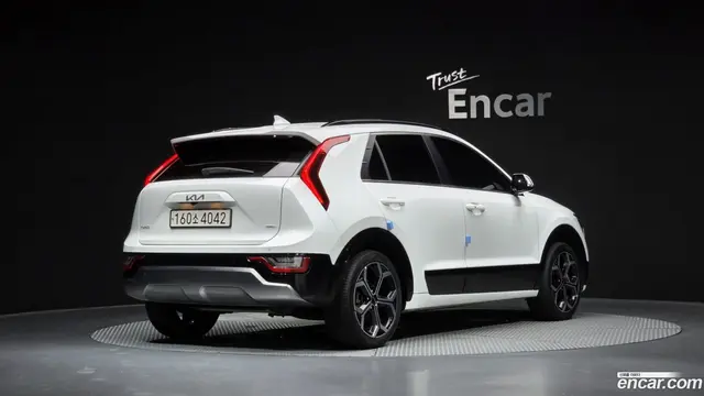 Main__Slider__Photo:Niro Kia 2022.4-1