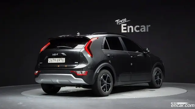 Main__Slider__Photo:Niro Kia 2022.1-1