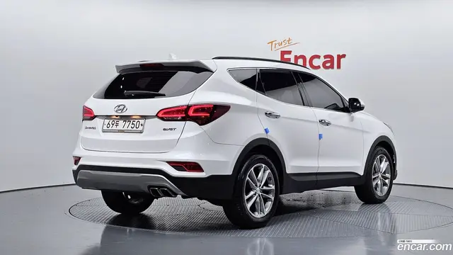 Main__Slider__Photo:Santafe Hyundai 2015.6-1