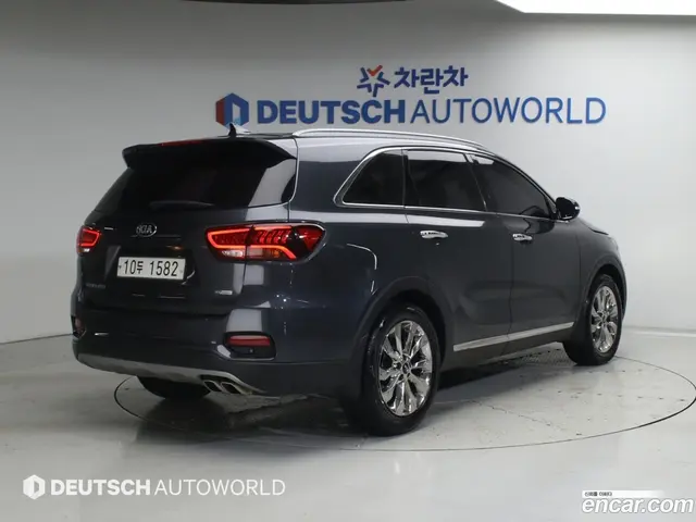 Main__Slider__Photo:Sorento Kia 2019.0-1