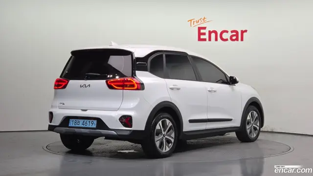 Main__Slider__Photo:Niro Kia 2022.5-1