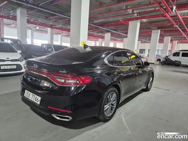 Main__Slider__Photo:Grandeur Hyundai 2017.2-1