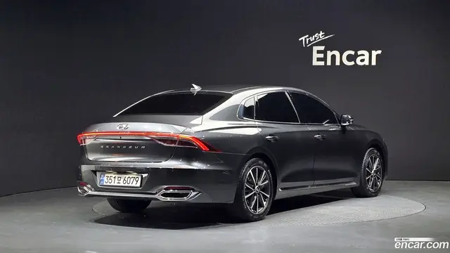 Main__Slider__Photo:Grandeur Hyundai 2022.8-1