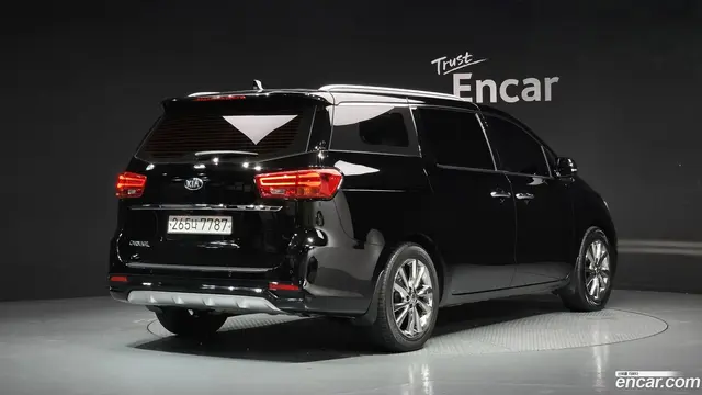 Main__Slider__Photo:Canival Kia 2019.8-1