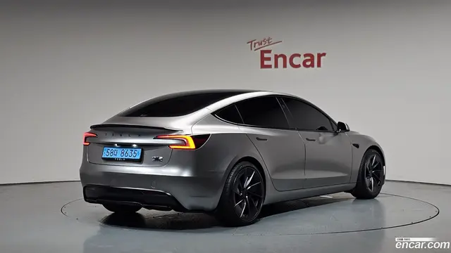 Main__Slider__Photo:Model 3 Tesla 2024.6-1