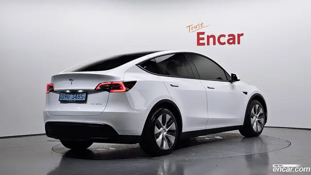 Main__Slider__Photo:Model Y Tesla 2021.7-1