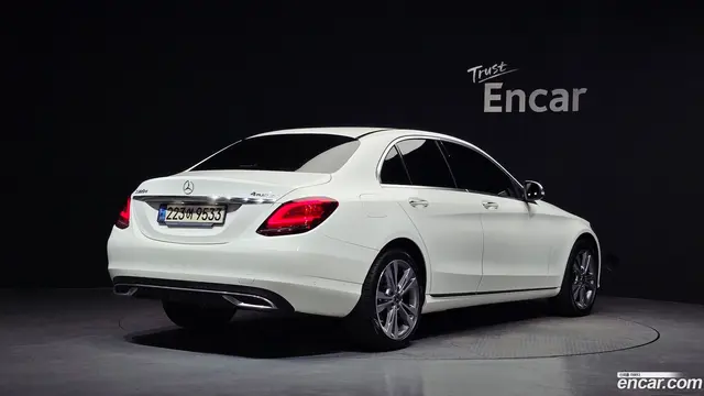 Main__Slider__Photo:C-Class Mercedes-Benz 2020.11-1