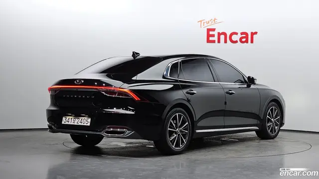 Main__Slider__Photo:Grandeur Hyundai 2020.6-1