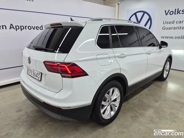 Main__Slider__Photo:Tiguan Volkswagen 2020.1-1