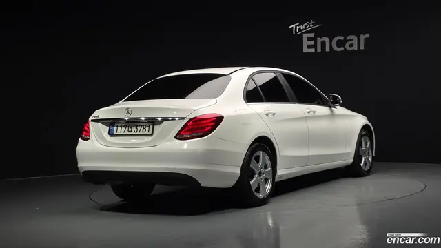 Main__Slider__Photo:C-Class Mercedes-Benz 2017.9-1