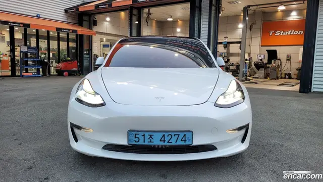 Main__Slider__Photo:Model 3 Tesla 2021.5-1