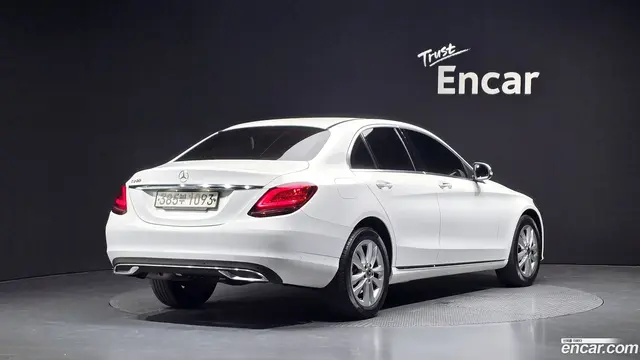 Main__Slider__Photo:C-Class Mercedes-Benz 2020.4-1