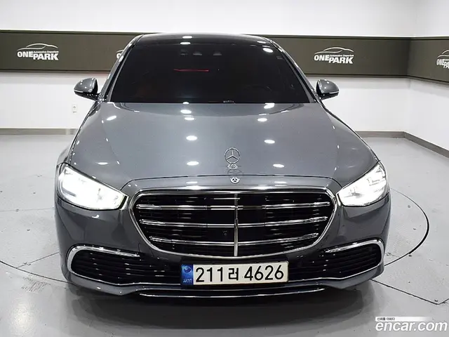 Main__Slider__Photo:S-Class Mercedes-Benz 2022.5-1
