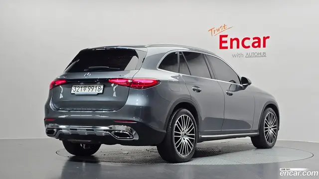 Main__Slider__Photo:GLC-Class Mercedes-Benz 2023.7-1