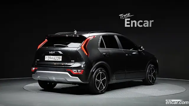 Main__Slider__Photo:Niro Kia 2023.5-1