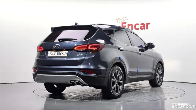 Main__Slider__Photo:Santafe Hyundai 2016.1-1