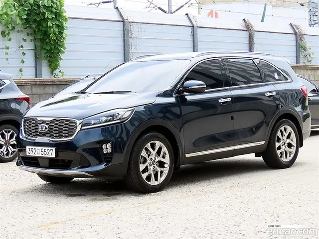 Main__Slider__Photo:Sorento Kia 2019.5-1